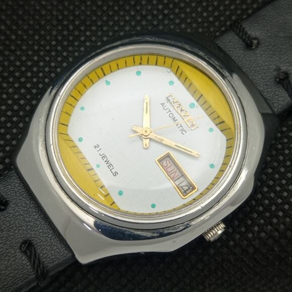 Vintage 1975 Citizen Automatic Mens Silver Watch W/daydate & Yellow accents - Picture 6 of 8